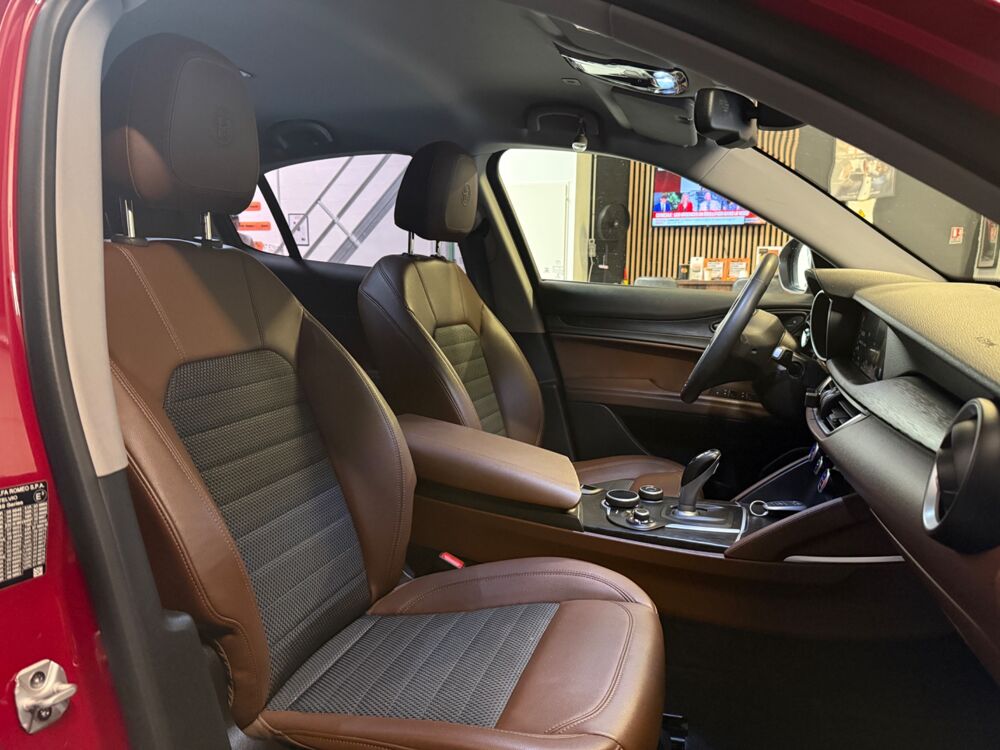 Stelvio 2.2 D 190CH EXECUTIVE Q4 BVA CAMERA DE RECUL/ DISTRIBUTION F 2018 occasion 78125 Gazeran