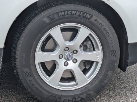 XC60 2.4 D3 165cv KINETIC AWD / PREMIERE MAIN / ATTELAGE / RADAR 2011 occasion 69420 Ampuis