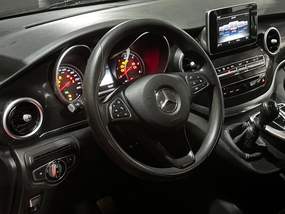 Classe V 2.2 220 CDI 163 CH BVM / 8 PLACES / BLUETOOTH / CAMERA AR / 2015 occasion 29000 Quimper