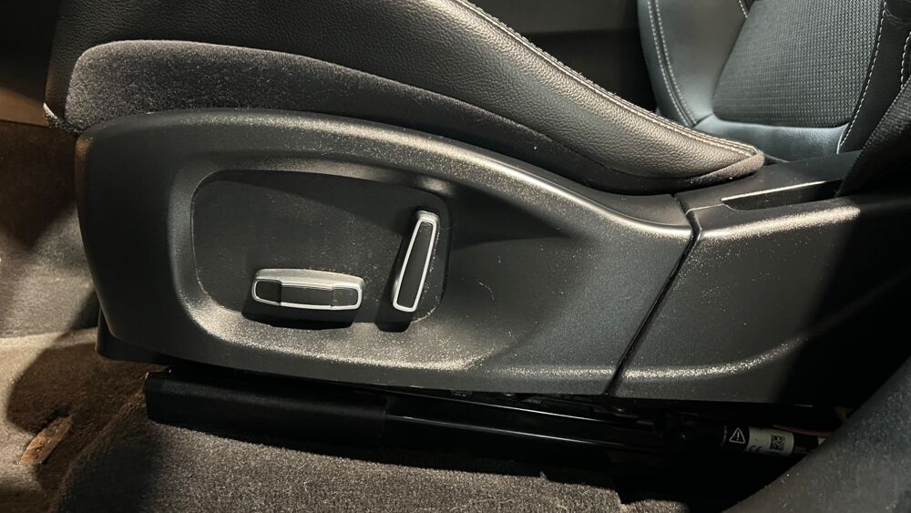 F-PACE 2.0 D 180 R-SPORT AWD BVA - ATTELAGE - SONORISATION MERIDIAN 2019 occasion 33610 Cestas