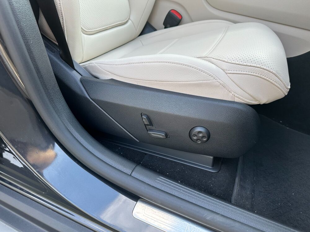 Classe GLC 220D 195CH 4MATIC / aVANTGARDE LINE / 1ERE MAIN - CARPLAY - 2024 occasion 44220 Cou&euml;ron