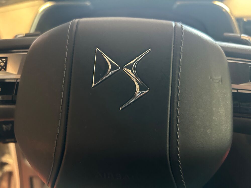 DS3 1.6 225H 180 PHEV HYBRID 13.2KWH RIVOLI BVA Hybride Recharge 2022 occasion 83600 Fr&eacute;jus