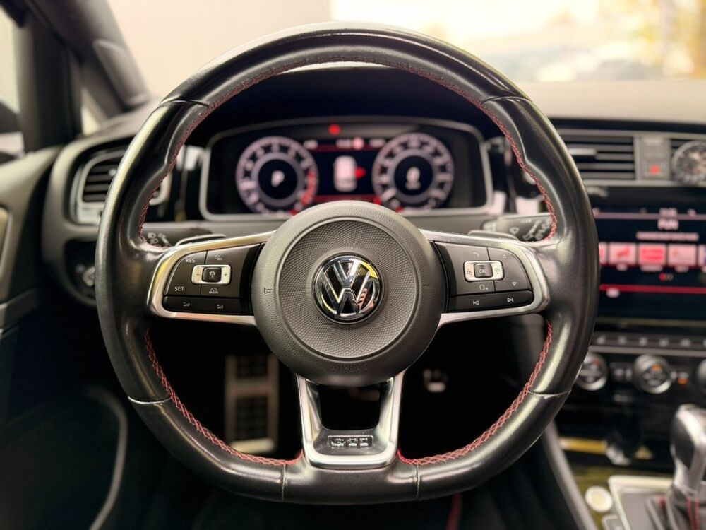 Golf 2.0 TSI 230Ch BLUEMOTION GTI DSG BVA - CAMERA DE RECUL - TOI 2018 occasion 76150 Saint-Jean-du-Cardonnay