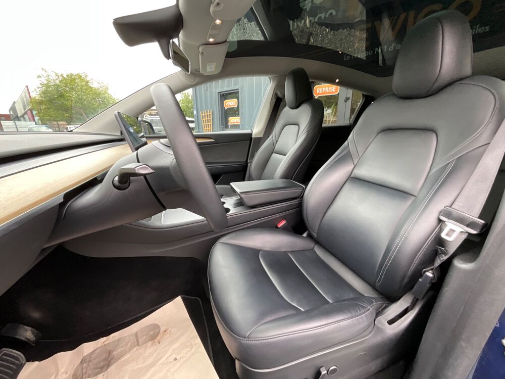 Model Y LONG RANGE DUAL MOTORS 441 CV / 4 roues motrices 2022 occasion 17000 La Rochelle