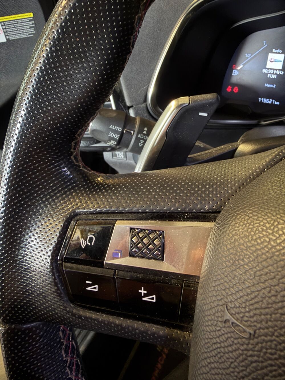 DS3 2.0 BLUEHDI 180CH PERFORMANCE LINE BVA-ENTRETIEN COMPLET DS 2018 occasion 69400 Arnas