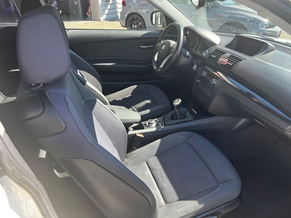 S&eacute;rie 1 2.0 118 D 143 CH CONNECT DRIVE 2011 occasion 47000 Agen