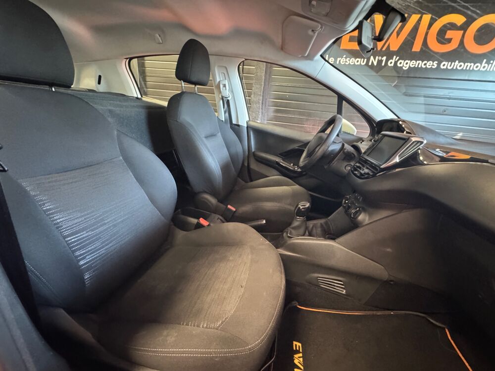 208 6583 HT soit 7900€ TTC SOCIETE 1.5 BLUEHDI 100 BUSINESS ACTI 2019 occasion 83600 Fr&eacute;jus