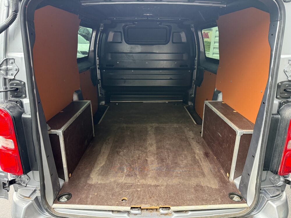 Expert FOURGON 2.0 BLUEHDI 180 L1 ASPHALT EAT 8 BVA / CARPLAY / DOU 2022 occasion 17100 Saintes