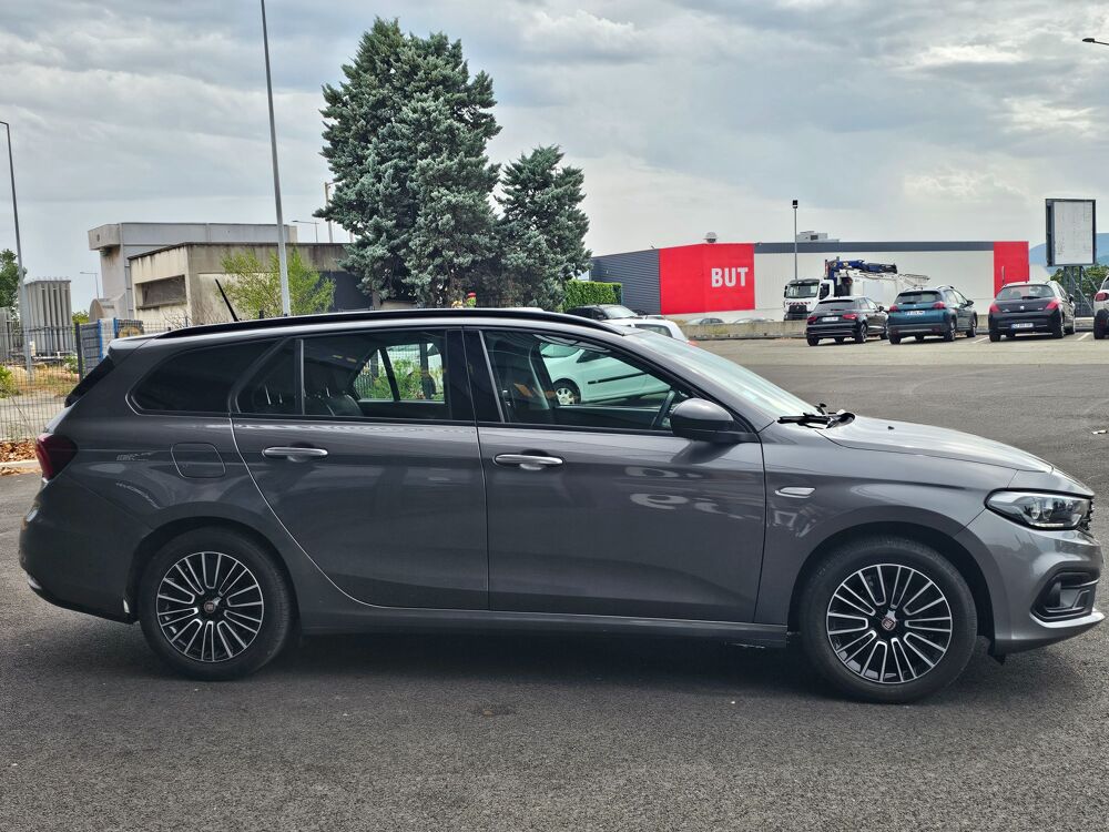 Tipo SW 1.6 MJT 130CH-LIFE BUSINESS-CARPLAY-DISTRIBUTION FAITE 2021 occasion 26000 Valence