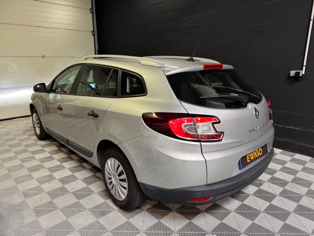 M&eacute;gane ESTATE 1.5 DCI 110ch BUSINESS REGULATEUR DE VITESSE/ TOM TO 2012 occasion 78125 Gazeran
