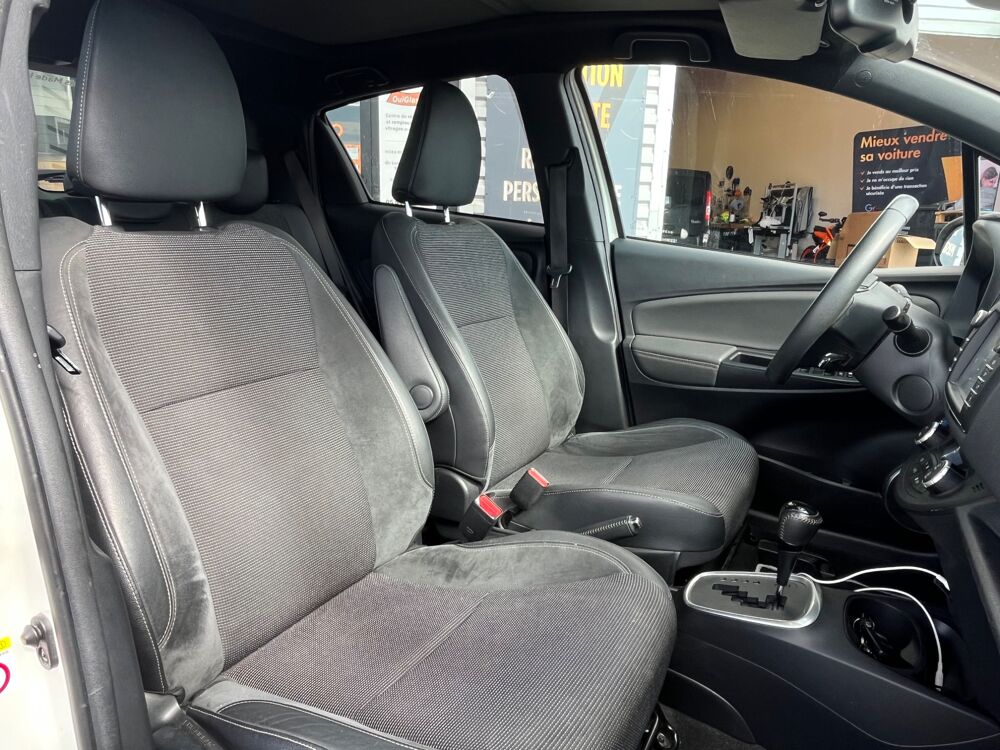 Yaris 1.5 VVTI 100H 75 CH HYBRID FULL-HYBRID CHIC BVA 2017 occasion 47000 Agen