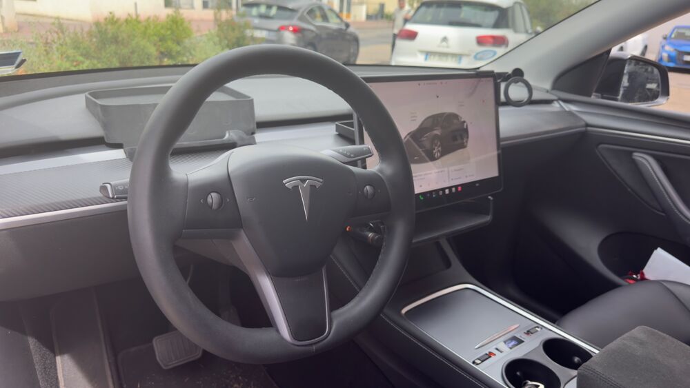 Model Y ELECTRIC STANDARD 264cv 60KWH BVA - 1ER MAIN - TVA NON RECUP 2023 occasion 69150 D&eacute;cines-Charpieu