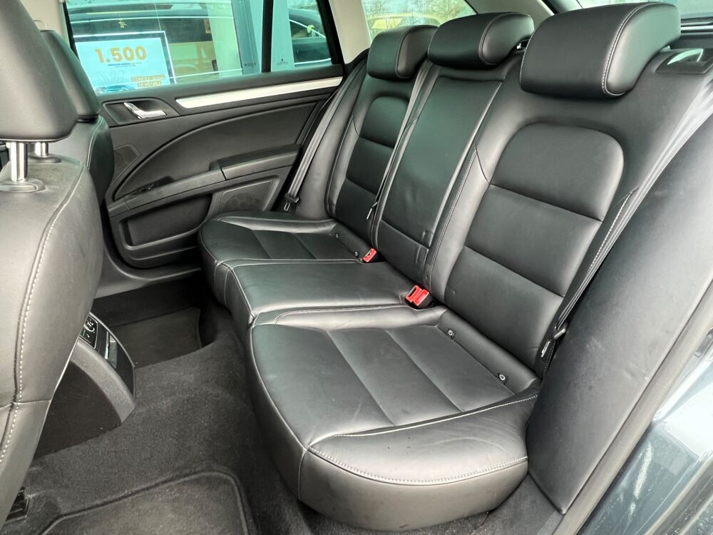 Superb COMBI 2.0 TDI 140 cv ELEGANCE DSG BVA - TOIT PANOMRAMIQUE OU 2014 occasion 68170 Rixheim