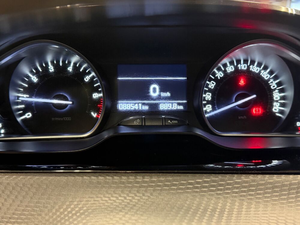 208 GENERATION-I 1.2 110 CH TECH EDITION S&S / CAM DE RECUL - CA 2019 occasion 24750 Tr&eacute;lissac