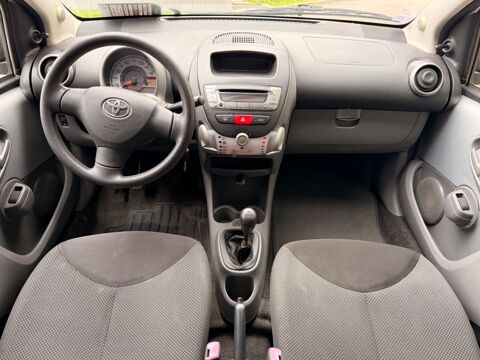 Aygo 1.0 VVTI 70CH - MOTEUR &Agrave; CHAINE - VERROUILLAGE CENTRALIS&Eacute; - 2010 occasion 76150 Saint-Jean-du-Cardonnay
