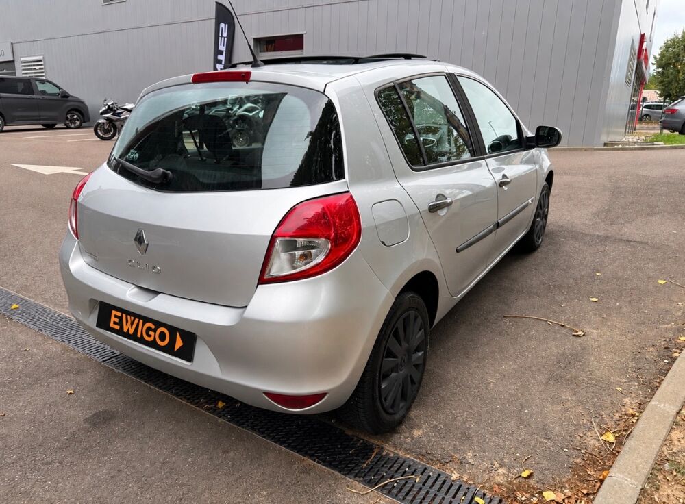 Clio 1.5 DCI 70Ch PRIVILEGE - TOIT OUVRANT - CLIMATISATION 2009 occasion 76150 Saint-Jean-du-Cardonnay