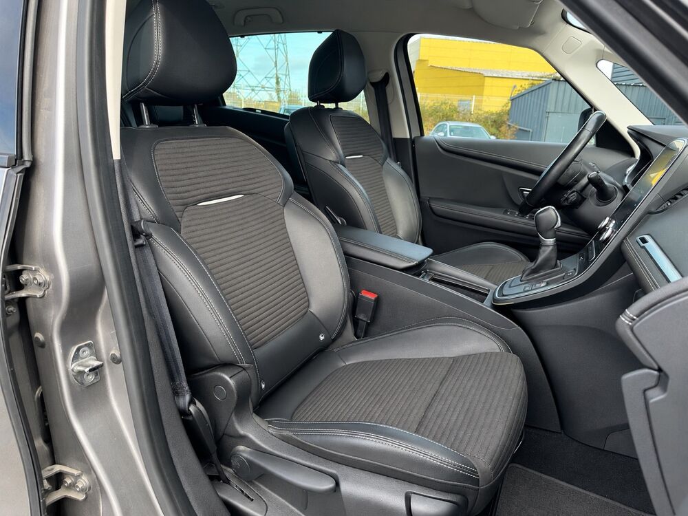 Grand scenic IV 1.6 DCI 160 CH / iNTENS / 7 PLACES - CAMERA RECUL - ATTELAGE 2017 occasion 44220 Cou&euml;ron