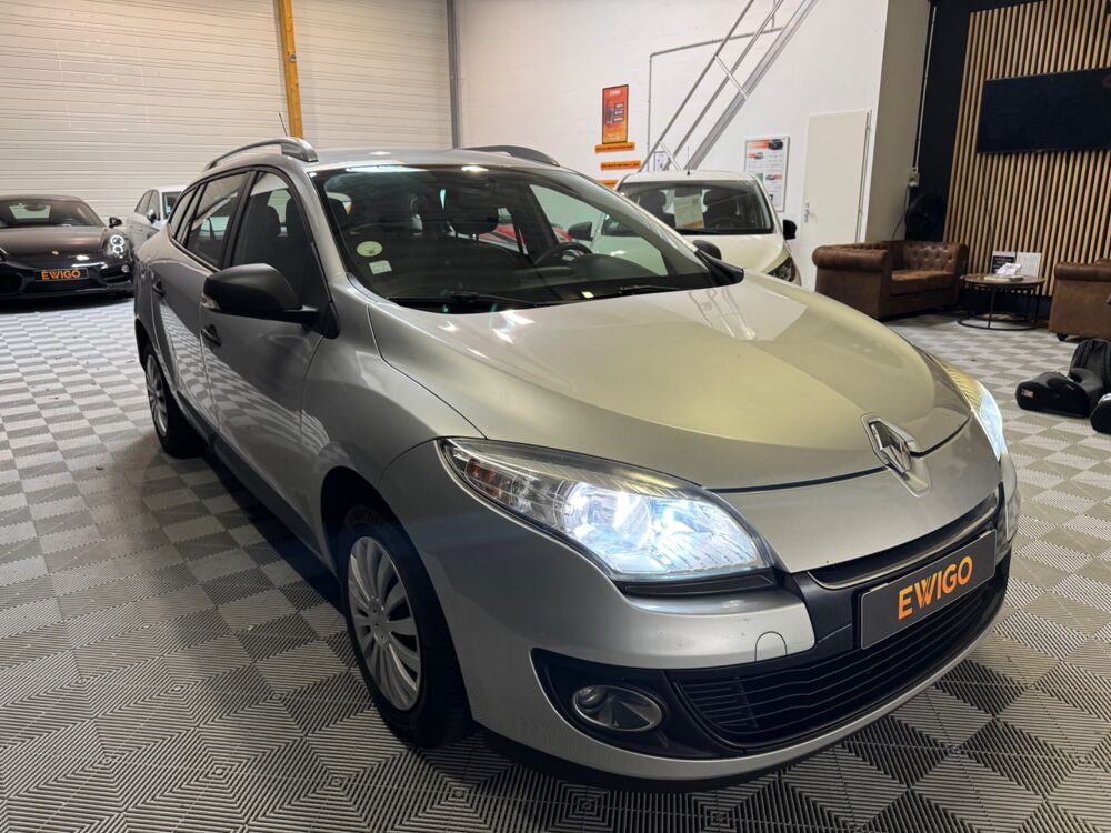 M&eacute;gane ESTATE 1.5 DCI 110ch BUSINESS REGULATEUR DE VITESSE/ TOM TO 2012 occasion 78125 Gazeran