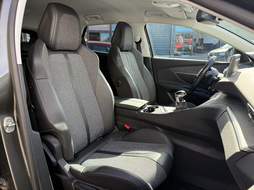 3008 GENERATION-II 1.5 BLUEHDI 130ch ALLURE / CARPLAY / KIT DISTR 2019 occasion 17100 Saintes