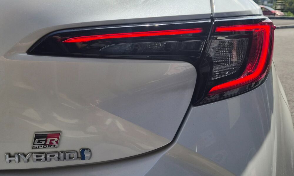 Corolla 2.0 196H FULL-HYBRID GR-SPORT BVA + CAMERA + CARPLAY + SON J 2023 occasion 97410 Saint-Pierre