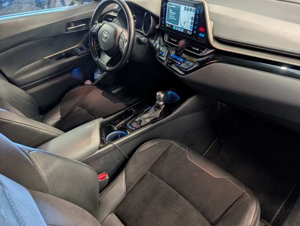 C-HR HYBRID 122CV COLLECTION - JBL - 2EME MAIN - ENTRETIEN ET GAR 2019 occasion 69400 Arnas