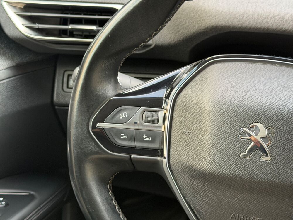 5008 GENERATION-II 1.2 130 CH ALLURE 7P / CARPLAY - CAM DE RECUL 2019 occasion 24750 Tr&eacute;lissac