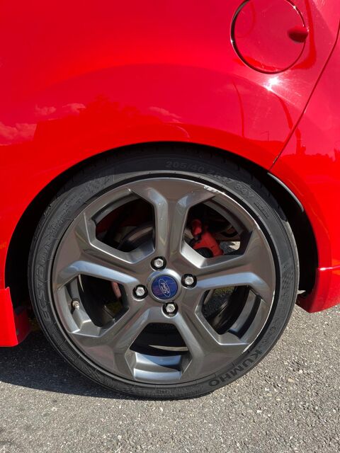 Fiesta 1.6 ECOBOOST 182Ch ST / KEYFREE / SONY / ROUGE RACING / SI&Egrave;G 2014 occasion 74600 Seynod