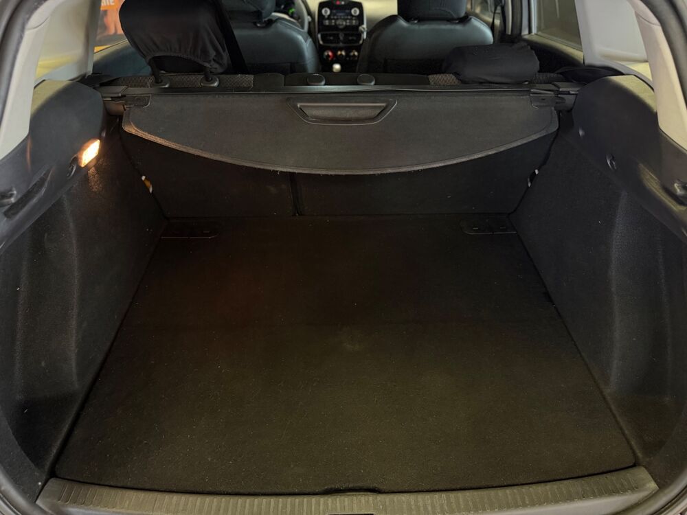 Clio ESTATE 1.5 DCI 75 BUSINESS // CLIMATISATION // R&Eacute;GULATEUR DE 2016 occasion 44300 Nantes