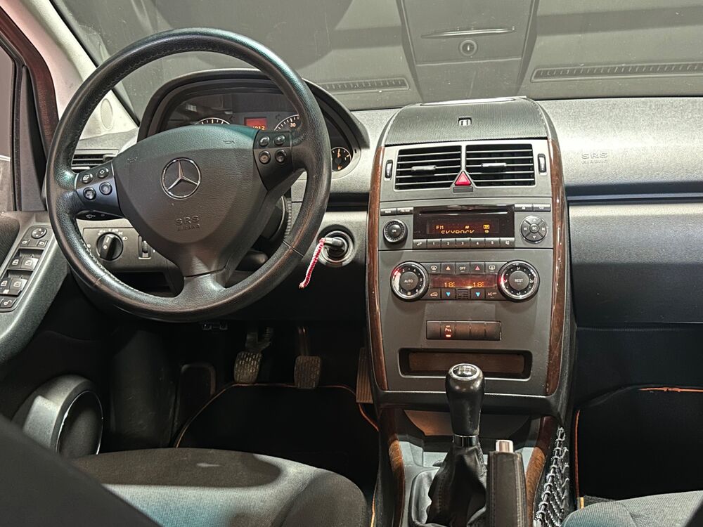 Classe A 1.7 170 116 CH ELEGANCE / R&Eacute;GULATEUR / RADAR AV ET AR / ENTR 2005 occasion 29000 Quimper