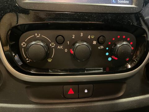 Vivaro COMBI BITURBO 1.6 CDTI 120Ch 9 PLACES / ATTELAGE 2015 occasion 24750 Tr&eacute;lissac