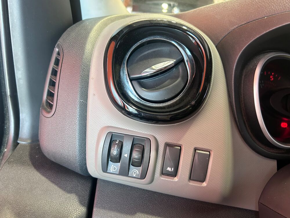 Trafic FOURGON 1.6 DCI 145 CH 1T0 L1H1 ENERGY CONFORT / DISTRIBUTIO 2018 occasion 47000 Agen