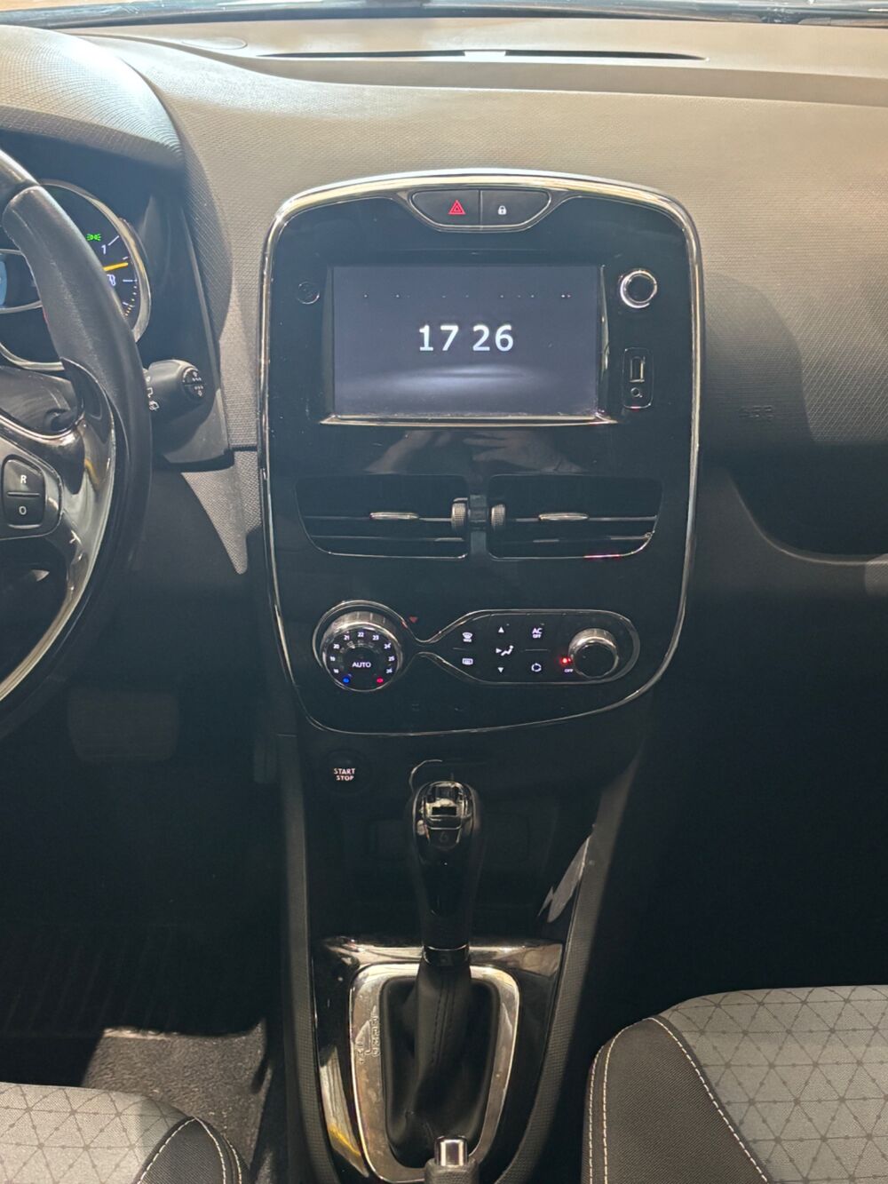 Clio ESTATE 1.2 TCE 120ch ENERGY INTENS EDC 2014 occasion 81990 Puygouzon