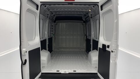 Boxer FOURGON TOLE New 335 L2H2 2.2 BlueHDi 140 CV Aut.8 / TVA REC 2025 occasion 69150 D&eacute;cines-Charpieu