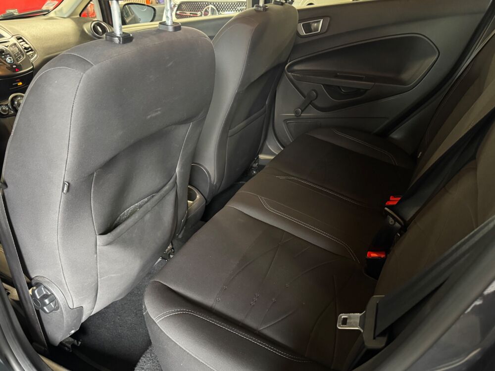 Fiesta 1.5 TDCI 75 Ch -TREND - DISTRIBUTION OK 2013 occasion 79000 Niort