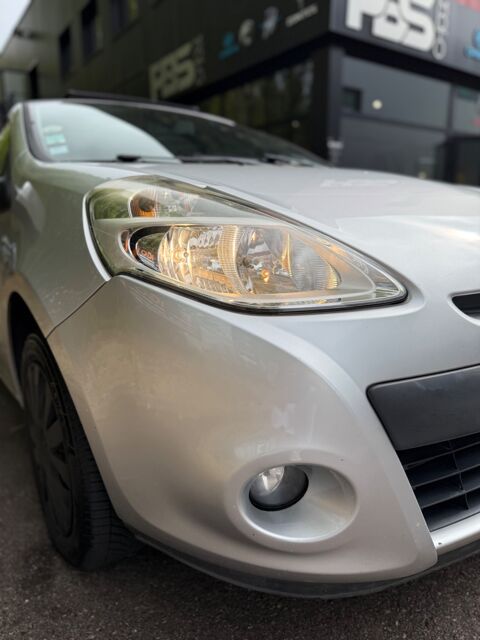 Clio 1.5 DCI 70Ch PRIVILEGE - TOIT OUVRANT - CLIMATISATION 2009 occasion 76150 Saint-Jean-du-Cardonnay