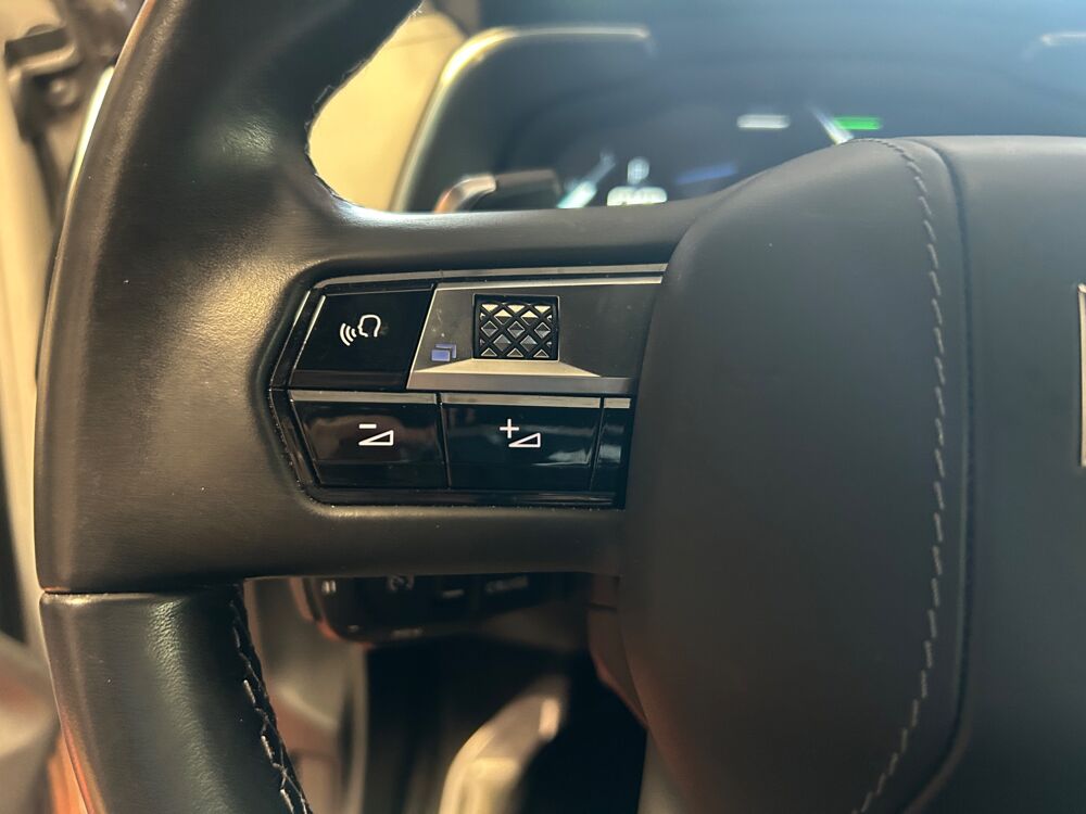 DS3 1.6 225H 180 PHEV HYBRID 13.2KWH RIVOLI BVA Hybride Recharge 2022 occasion 83600 Fr&eacute;jus