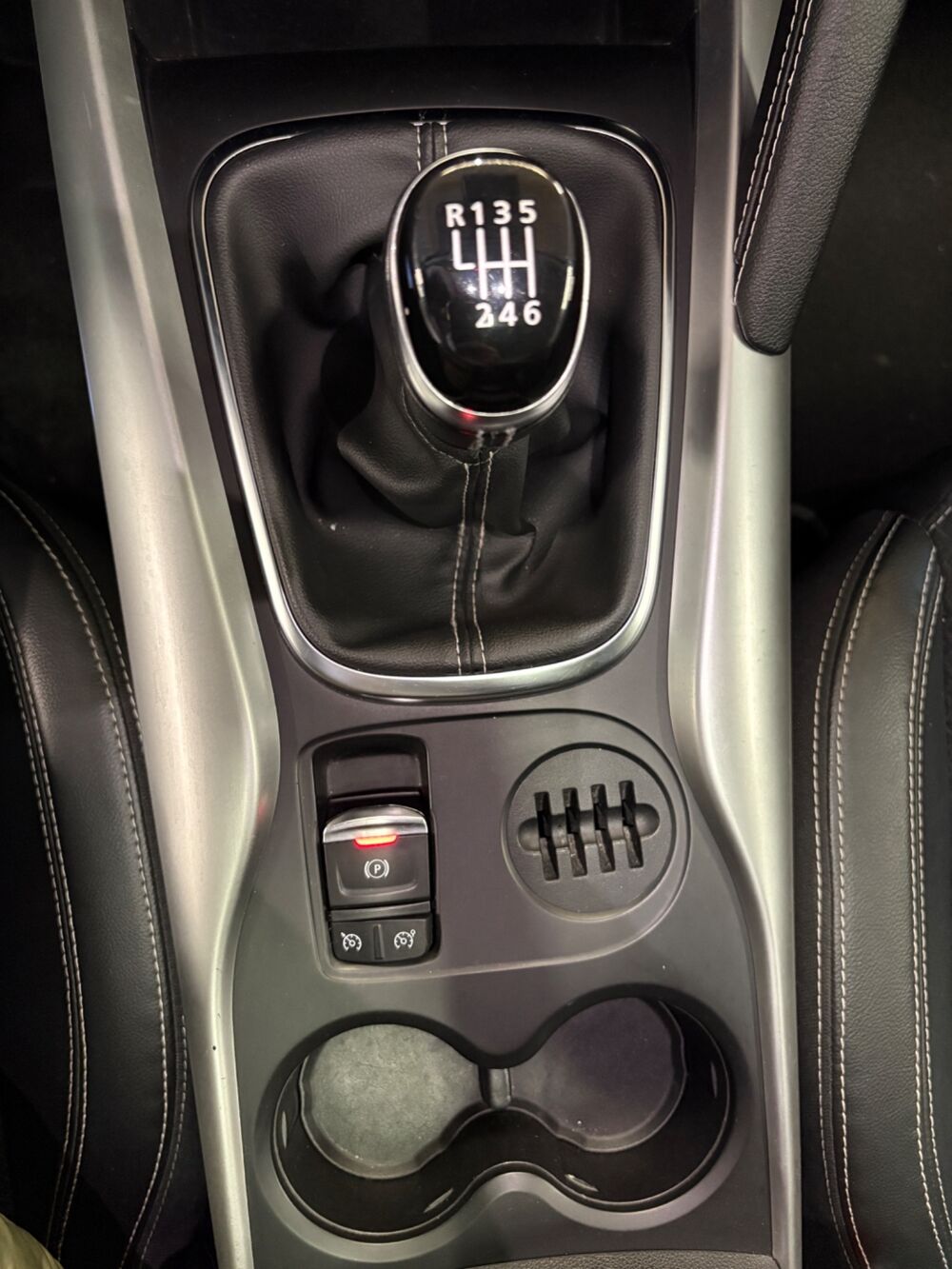 Kadjar 1.2 TCE 130CH INTENS- MOTEUR REMPLACE- ENTRETIEN COMPLET-ATT 2015 occasion 69400 Arnas