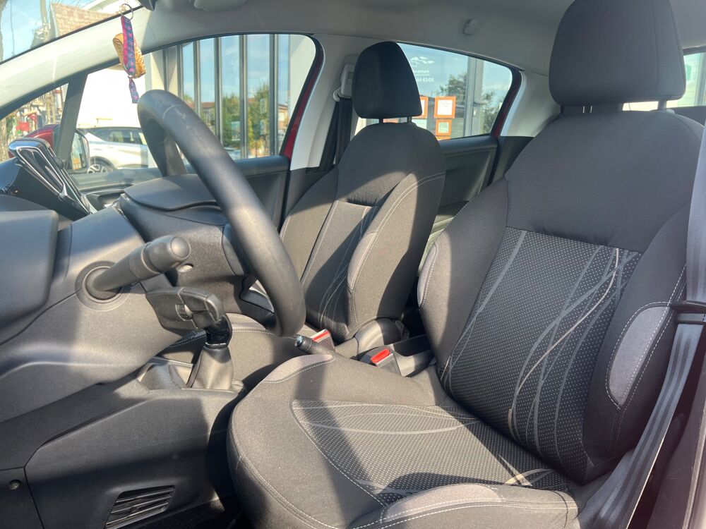 208 1.4 HDI 70 CH BUSINESS 5P / ECRAN NUMERIQUE / COUROIE OK 2012 occasion 40000 Mont-de-Marsan