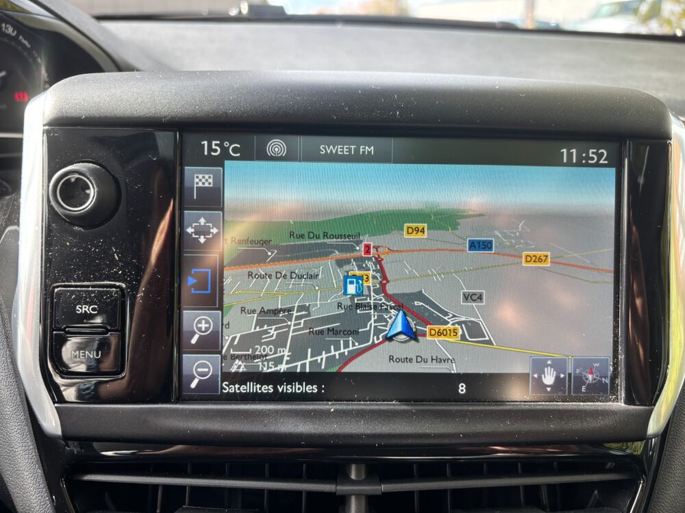 208 GENERATION-I 1.2 VTI 80 ALLURE-TOIT PANORAMIQUE-BLUETOOTH-GP 2014 occasion 76150 Saint-Jean-du-Cardonnay