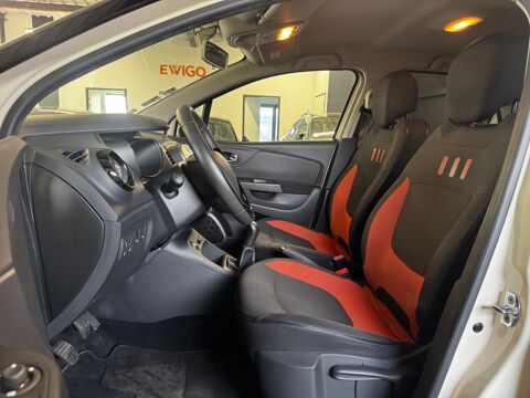Captur 0.9 TCE 90 Ch - BUSINESS - 1ERE MAIN - ENTRETIEN CONSTRUCTEU 2015 occasion 79000 Niort