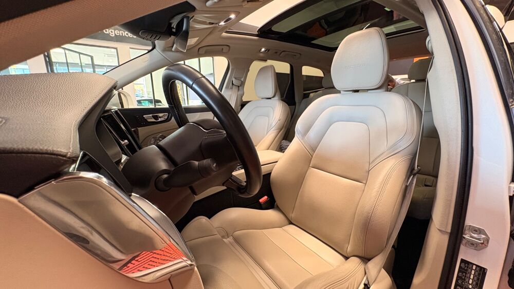 XC60 2.0 T8 390H 300 TWIN-ENGINE RECHARGE PHEV HYBRID INCRIPTION 2020 occasion 83600 Fr&eacute;jus