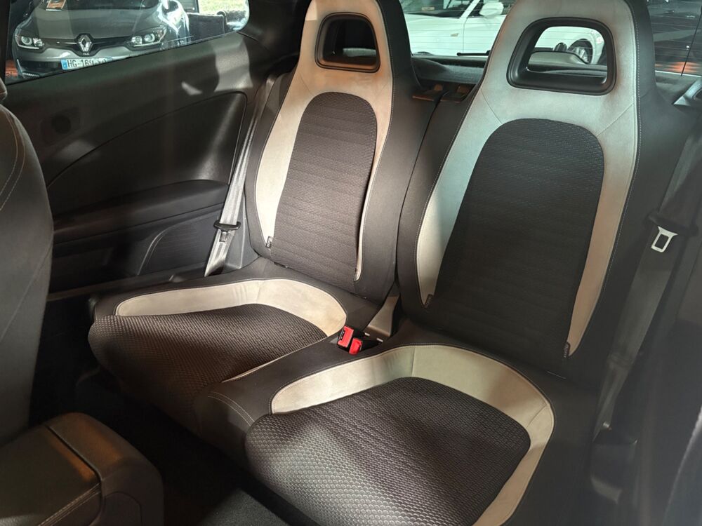 Scirocco R 2.0 TSI 265 CH / COURROIE OK / RADARS ARR / TOIT OUVRANT 2012 occasion 29000 Quimper