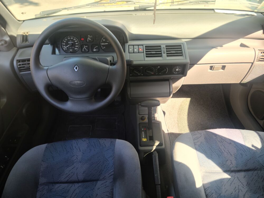 Clio 1.4 75 FIDJI BVA 1997 occasion 33100 Bordeaux