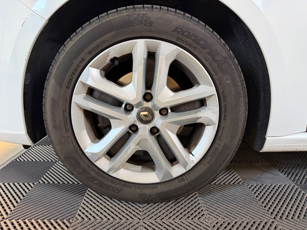 M&eacute;gane ESTATE 1.5 DCI 110 Ch BUSINESS 2018 occasion 79000 Niort