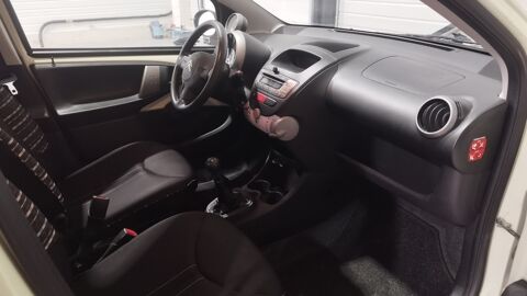 C1 1.0i 70CH CONFORT / IDEAL JEUNE PERMIS / 5 PORTES / BVM5 2012 occasion 17430 Tonnay-Charente