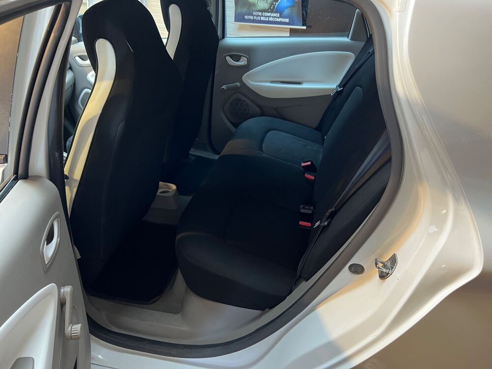 Zo&eacute; R240 ZE 90 22KWH LOCATION BATTERIE CHARGE-NORMALE BVA / SOH 2015 occasion 33320 Eysines