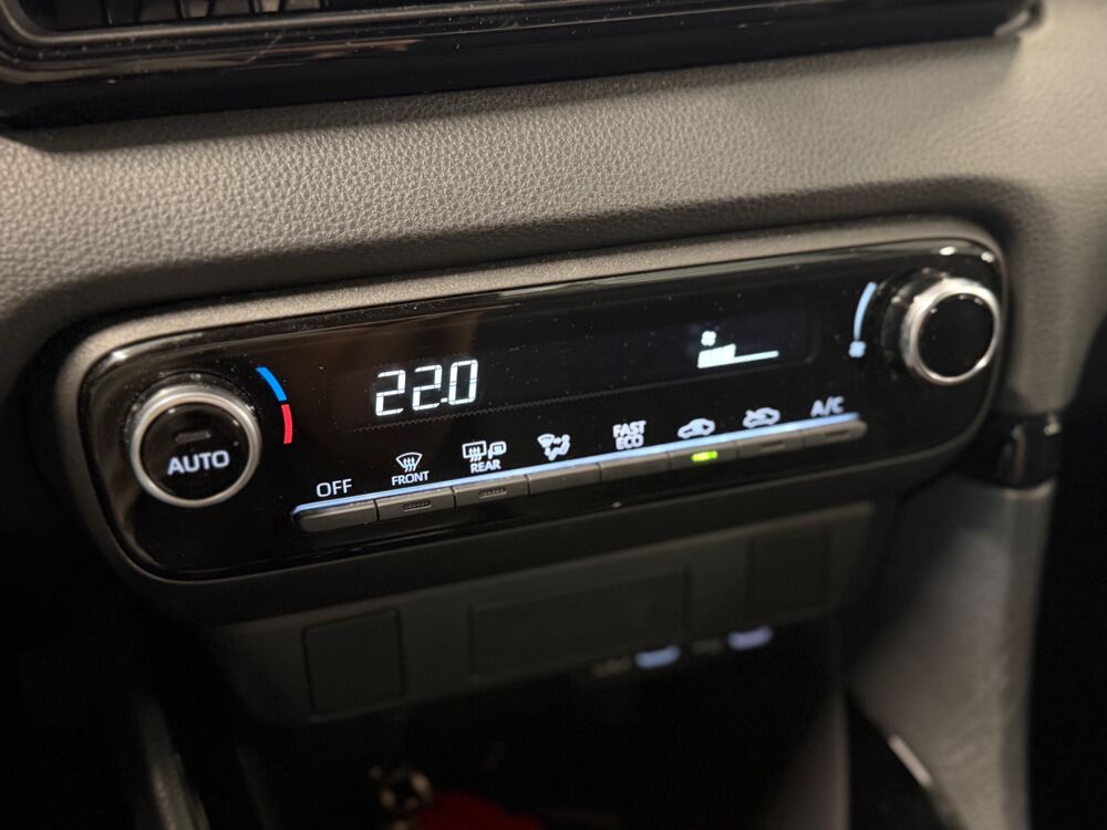 Yaris 1.5 VVTI 114 Ch 90 HYBRID FULL-HYBRID 0.8KWH DESIGN - CVT -G 2025 occasion 79000 Niort