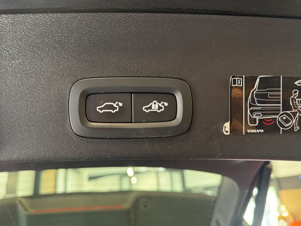 XC40 2.0 D3 150 Ch R DESIGN - 2WD GEARTRONIC8- ATTELAGE ELEC - HA 2021 occasion 79000 Niort