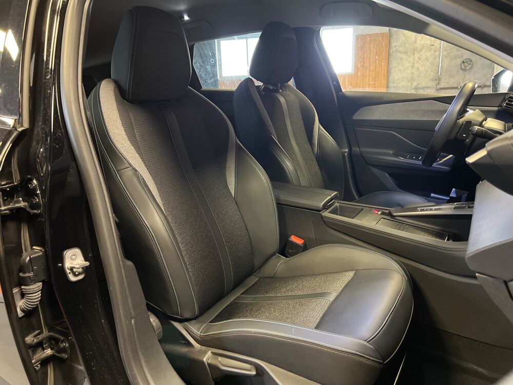 308 SW 1.5 130 ALLURE BVA // APPLE CARPLAY // CAMERA 360 // SlEG 2024 occasion 44300 Nantes