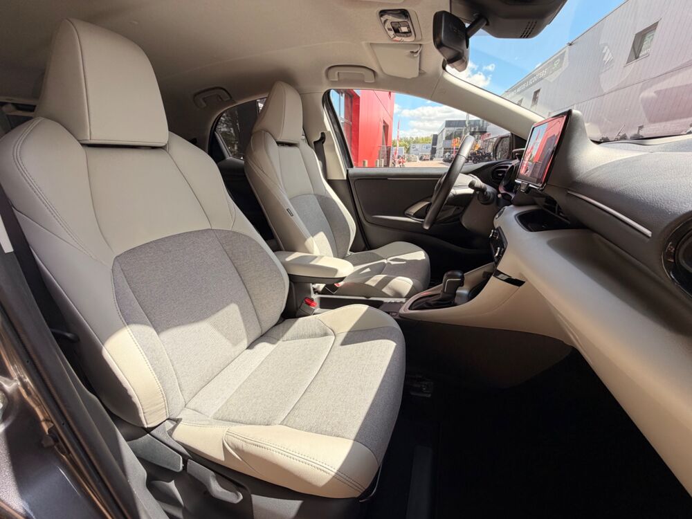 Yaris 1.5 VVTI 115Ch 90 FULL-HYBRID 0.8KWH ELEGANT E-CVT BVA - CAM 2022 occasion 76150 Saint-Jean-du-Cardonnay